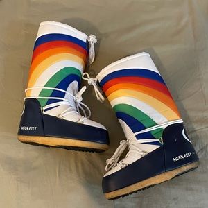 Moon Boots Size 35/38 Classic Rainbow